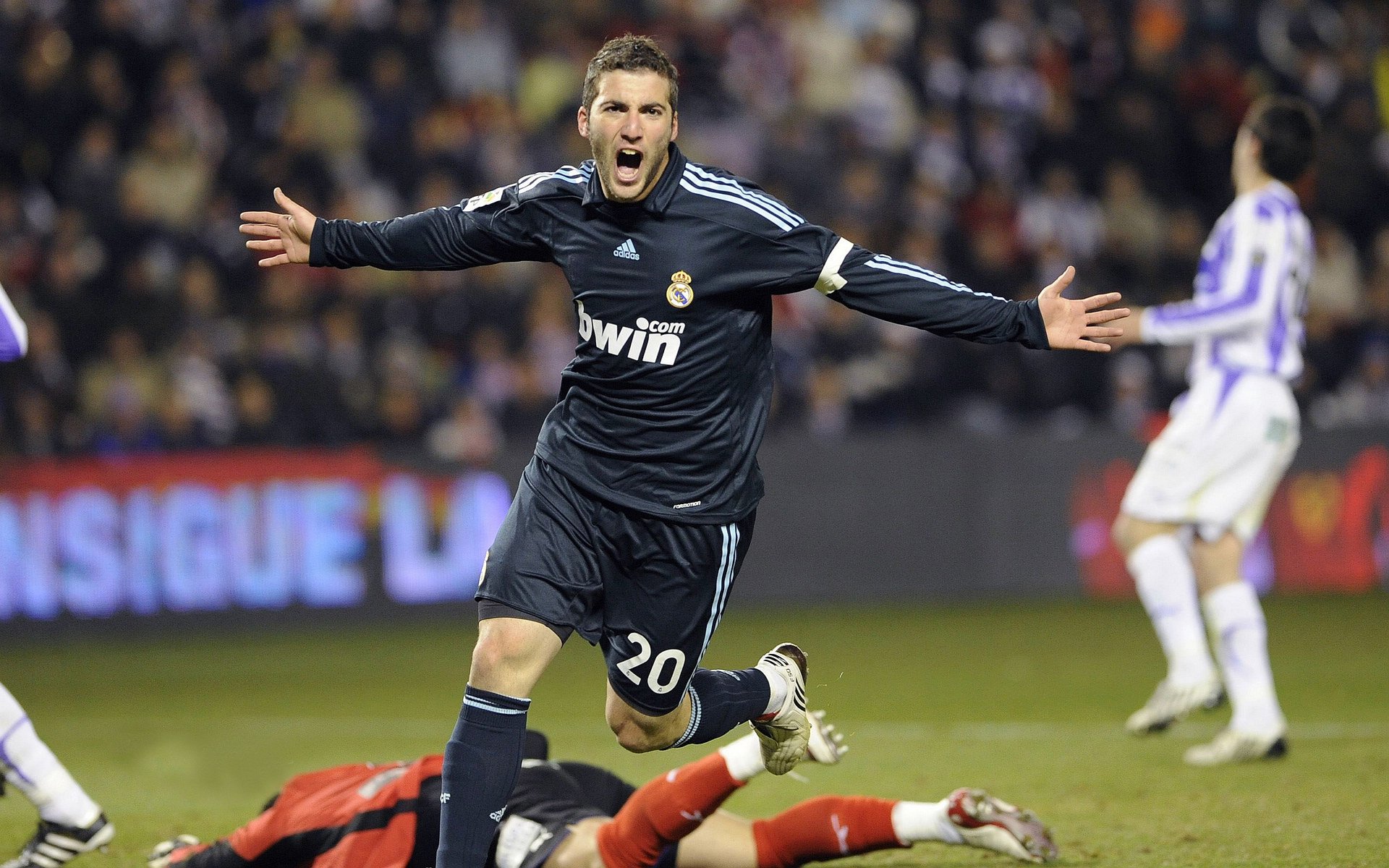 开云官方网页登录-普劳德决赛起跳精准抢占先机，劳德鲁普助攻